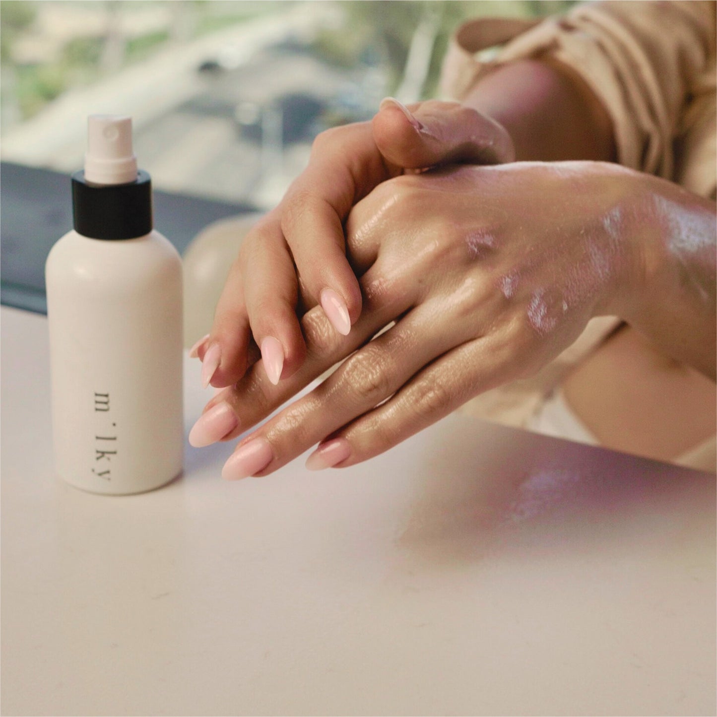 Riddle Oil Santal Milky Spray Lotion